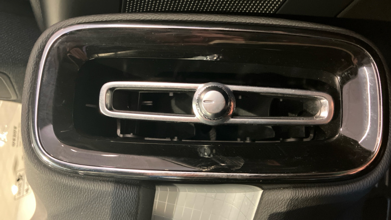 Volvo XC40 2.0 B3P Core 5dr Auto Petrol Estate